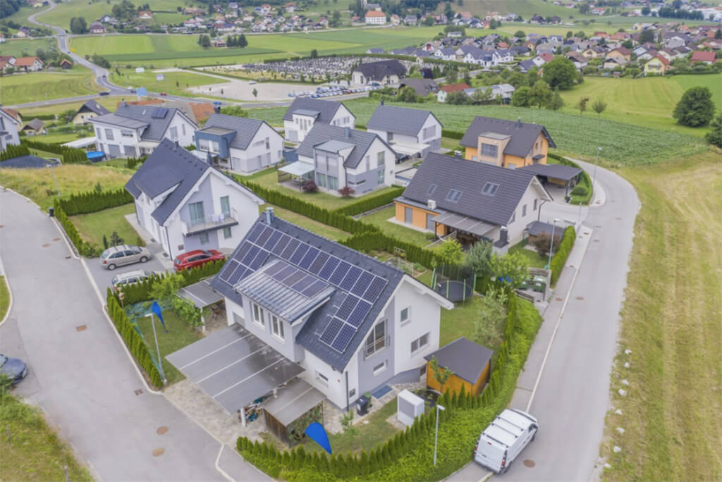 Dotace NZÚ Oprav dům po babičce zahrnuje také úsporné opatření v podobě fotovoltaiky.